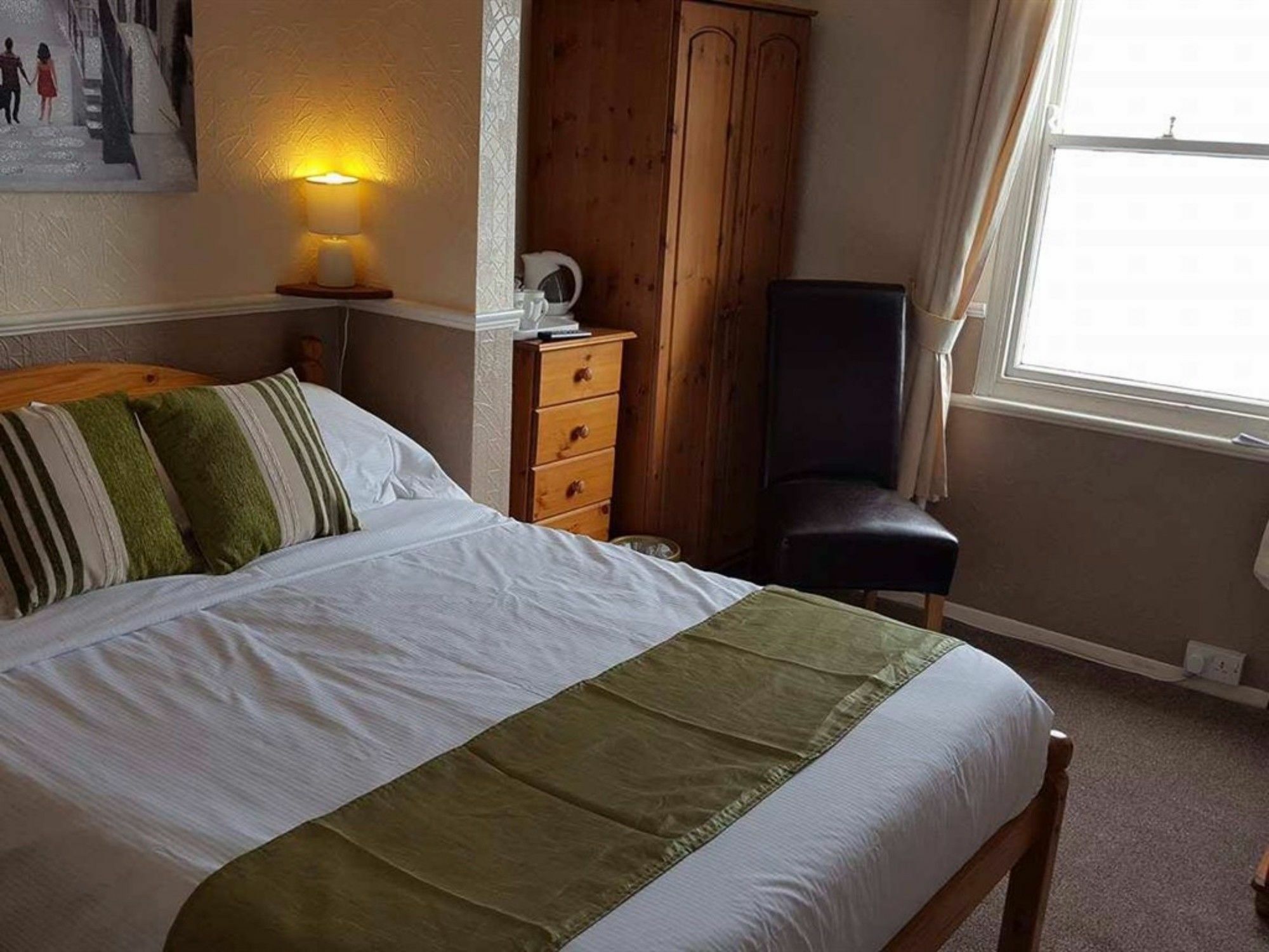 Kimberley Seafront Guest house Scarborough